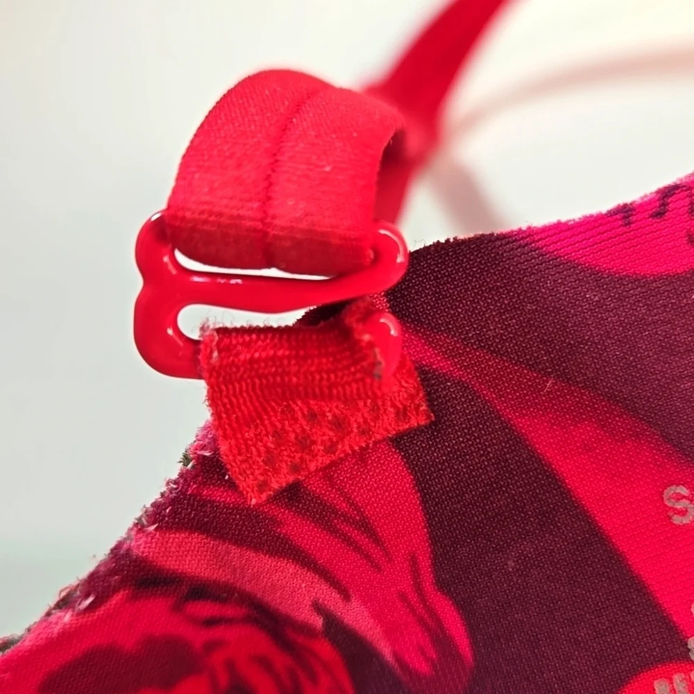 Victoria Secret Red Secret Embrace Pushup Underwire Bra 2 Hook Adjustable 36D